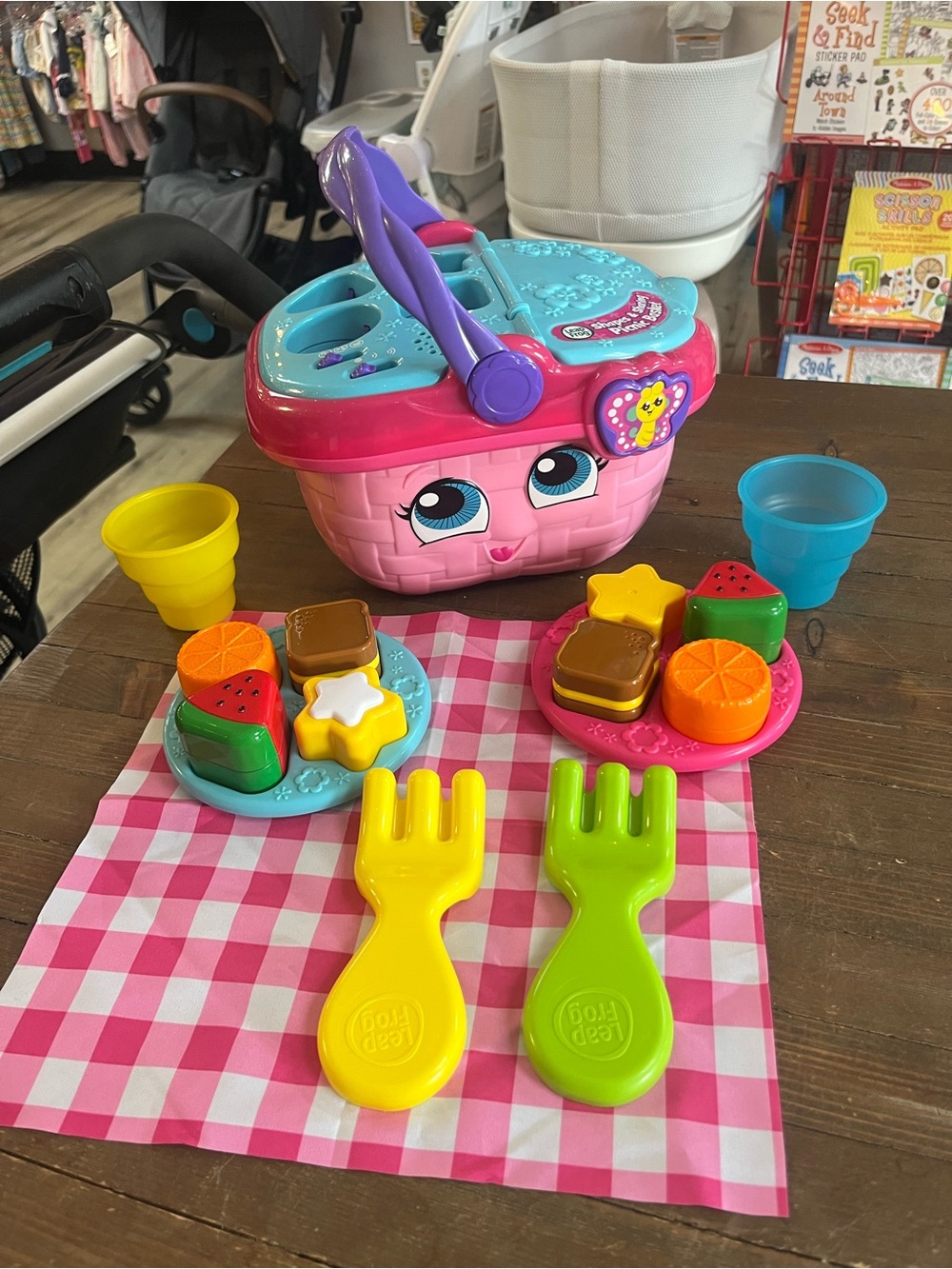 LeapFrog Shapes & Sharing Picnic Basket